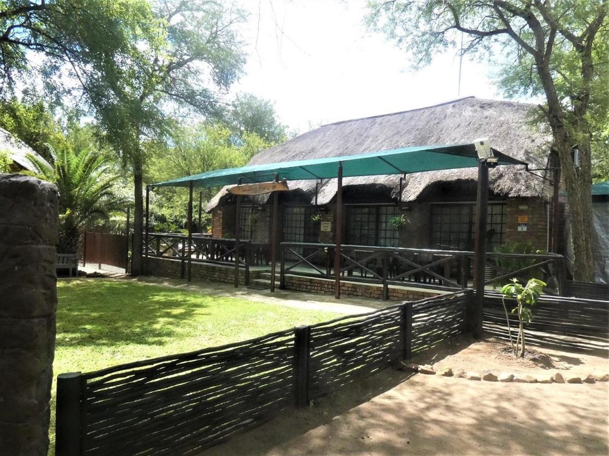 Weltevrede Lodge - Self Catering Houses Marloth Park Exteriör bild