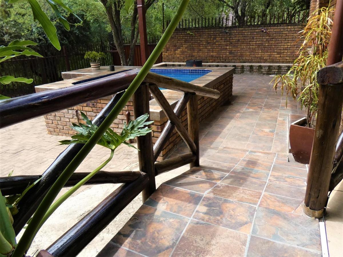 Weltevrede Lodge - Self Catering Houses Marloth Park Exteriör bild