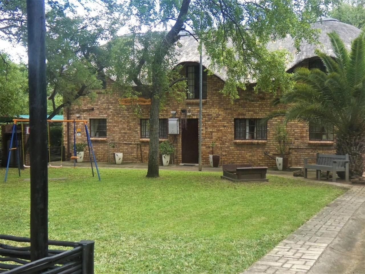 Weltevrede Lodge - Self Catering Houses Marloth Park Exteriör bild