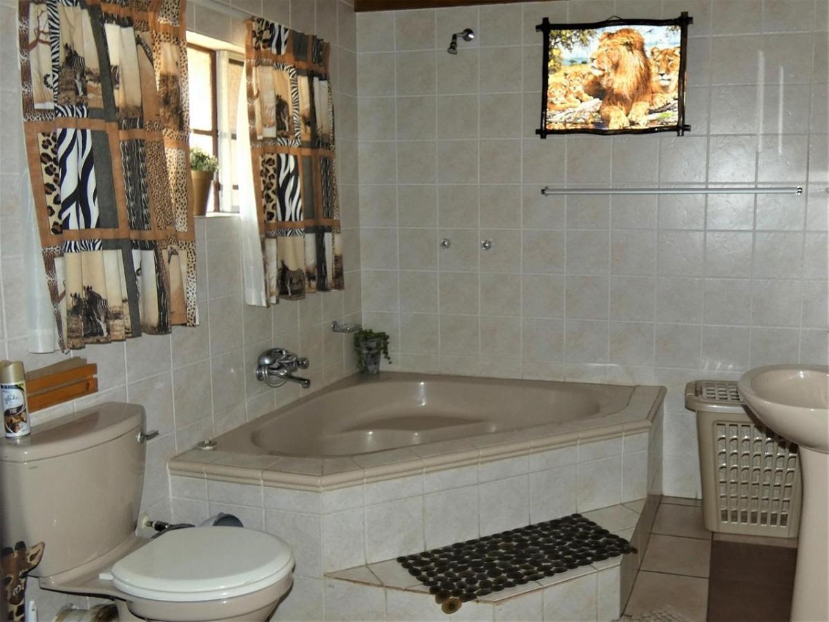 Weltevrede Lodge - Self Catering Houses Marloth Park Exteriör bild